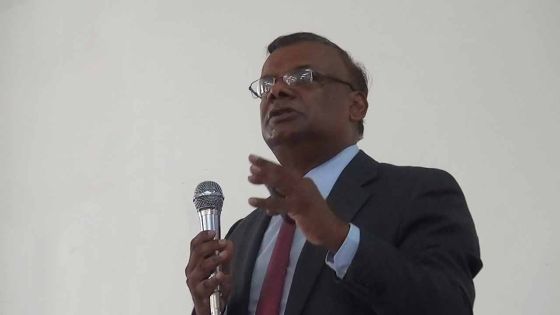 Metro Express : Rama Sithanen exprime ses réserves lors d’un forum-débat