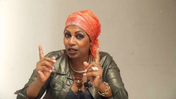 Cancer : la chanteuse Rebecca Malabar raconte son combat 