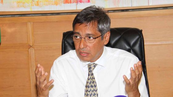 Planet Earth Institute : Xavier-Luc Duval «pas convaincu» par les explications d’Ameenah Gurib-Fakim 