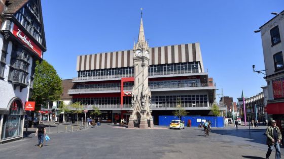 Coronavirus: une ville anglaise risque un confinement local