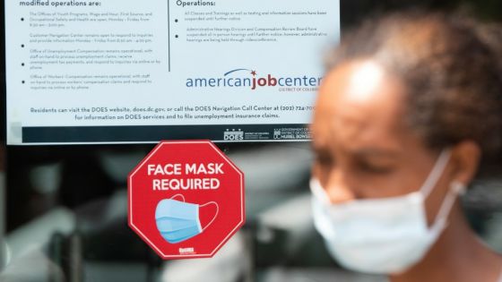 Coronavirus: l'économie américaine entre en récession, les jeunes «ne sont pas invincibles»