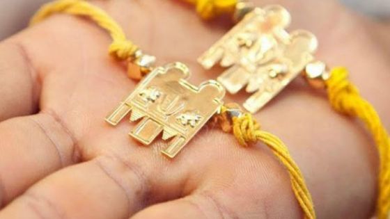 La communauté tamoule fête l'Adipirappu Pathinettam Perukku