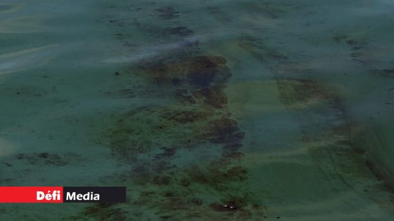 Wakashio : le fioul se répand à GRSE et Trou-d’Eau-Douce 