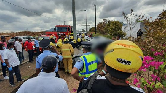 Accident fatal à Flic-en-Flac : une voiture fait plusieurs tonneaux et percute un pylône électrique  