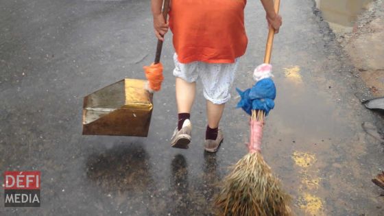 Emplois temporaires : vers le recrutement de 2 000 chômeurs comme General Cleaners