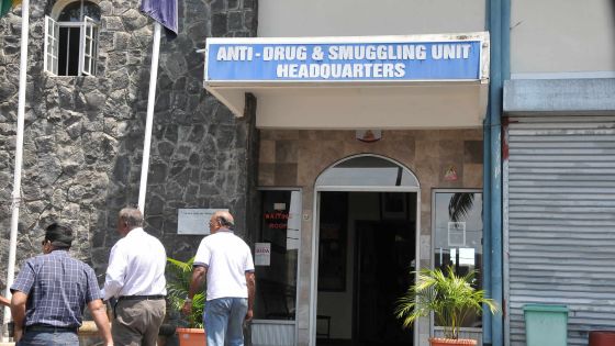 Il est intercepté avec un baquet contenant du gandia