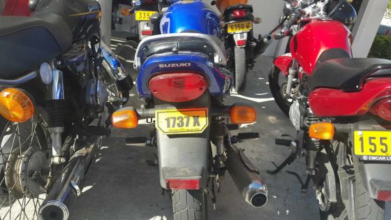 Motos: plaque d’immatriculation jaune obligatoire à partir du 1er novembre