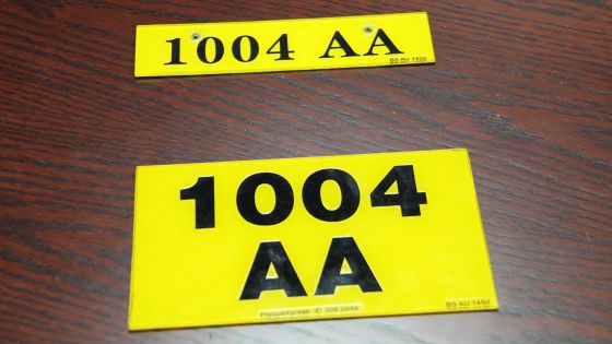 Plaques d’immatriculation non conformes : les automobilistes seront sanctionnés