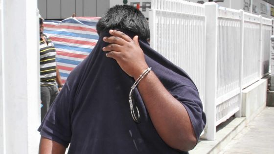 En liberté conditionnelle: Un escroc continue à faire des victimes