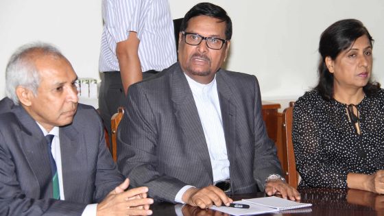 Showkutally Soodhun en Arabie saoudite à ses propres frais