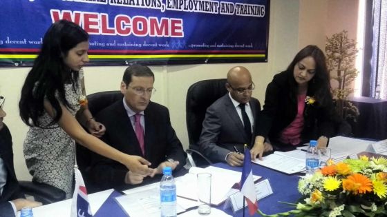 Rs 6 millions pour améliorer les bureaux du travail à Maurice