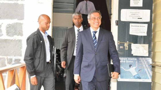 Xavier-Luc Duval au Central CID