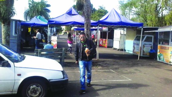 Square Bruce: Les frais revus à la baisse