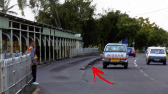 Une borne endommage sa voiture et il écope d’une amende