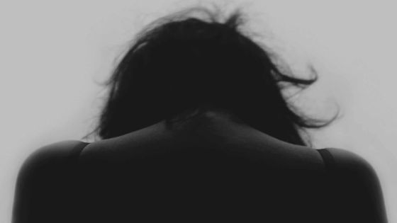 Affaire de cœur: des photos intimes de la seconde épouse envoyées à sa famille