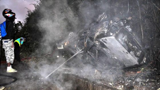 [Vidéo] Midlands: une voiture ravagée par les flammes