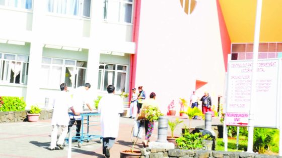 Toujours ‘étudiants’ alors qu’ils ont leur diplôme: des Medical Laboratory Technologists attendent d’être confirmés