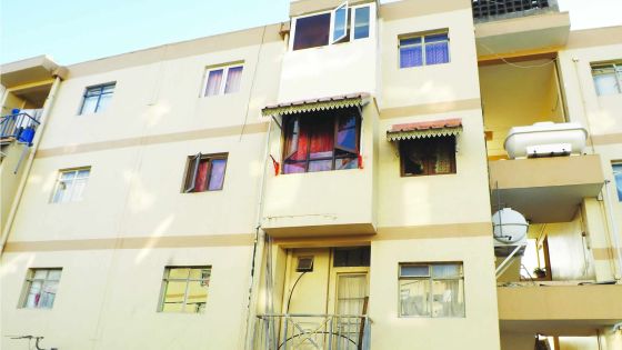 Sommé de partir par la propriétaire: il s’installe de force dans l’appartement de la NHDC