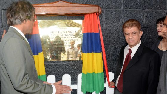 Plaque commémorative à l’hôpital Victoria: Anil Gayan rend un vibrant hommage à Guy Rozemont