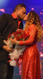 [Vidéo] Premier concert: Laura Beg casse la baraque