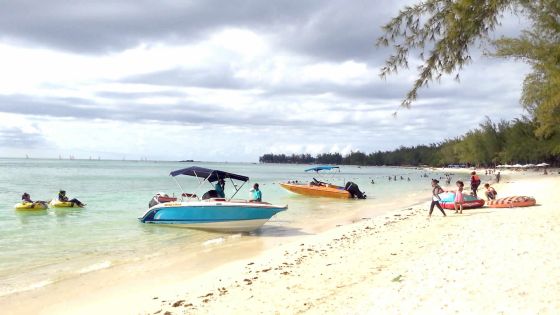 Plages de Palmar et Mont-Choisy: la présence de véhicules et de chiens dérange