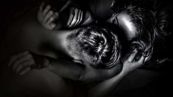 Ébats amoureux: les femmes préfèrent l’obscurité