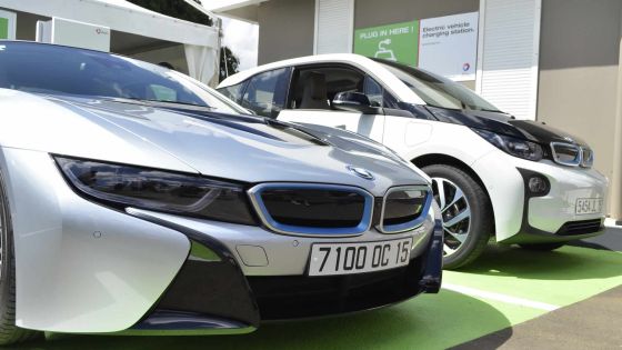 Automobiles neuves: la baisse des ventes risque de se traduire en licenciements