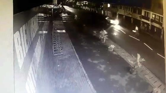Quatre-Bornes: une voiture renverse un policer et prend la fuite