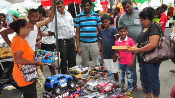 Achats: la frénésie de Noël gagne les Mauriciens
