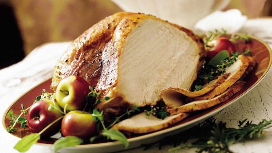Repas de fête: rôti et dinde sur commande