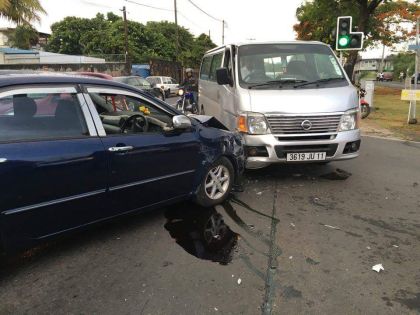 Coromandel: accident entre un van et une voiture