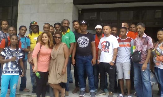 Incidents sur fond de vente de CD piratés: les cinq artistes en liberté conditionnelle