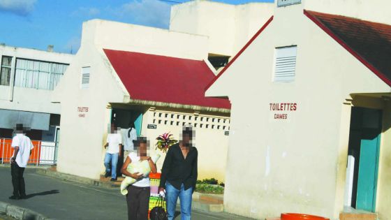 Place Margéot, à Rose-Hill: le voyeur épiait ses victimes dans les toilettes
