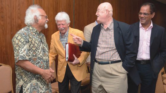 Pour Paul Bérenger: pas de «redécollage économique» en 2016