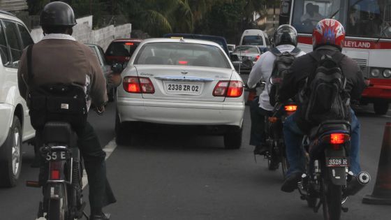 Plaques d’immatriculation: normes pour les deux roues