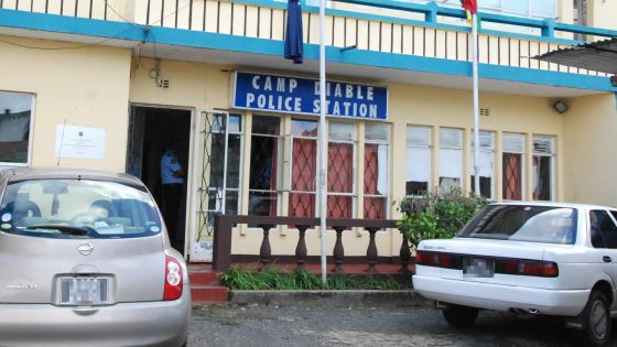 Un enfant meurt étranglé avec sa balançoire: témoignage de son oncle