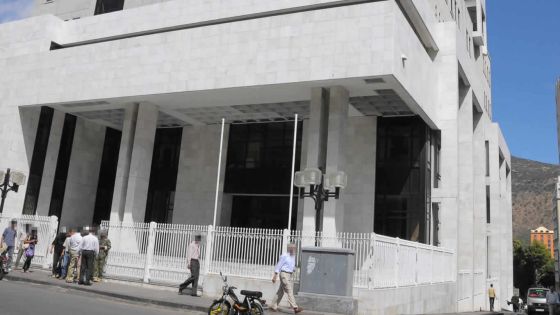 Attaque à l’acide en 2009: deux des trois accusés réclament la liberté conditionnelle