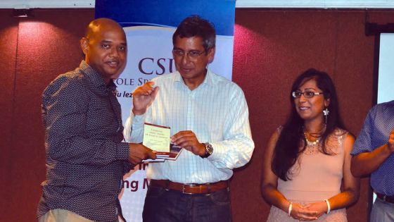 Xavier-Luc Duval: «Les artistes sont la fierté du pays»