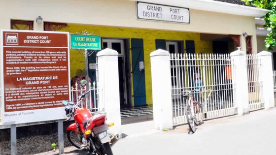 À Pointe-Régate: il agresse un policier et se jette à l’eau pour s’enfuir