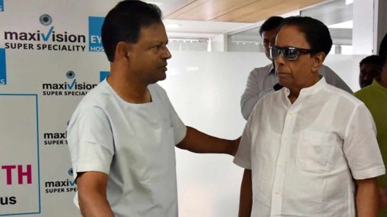 «Sir Anerood Jugnauth peut maintenant lire sans ses lunettes et il est très content»