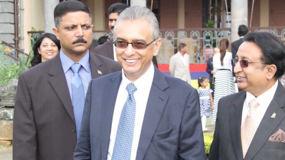 Garden-party: SAJ et Bhadain en superstars