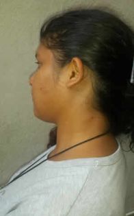 Allégations de brutalités policières: une femme accuse un constable de l’avoir «étranglée»