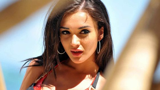 Amy Jackson: mannequin et fan de Liverpool