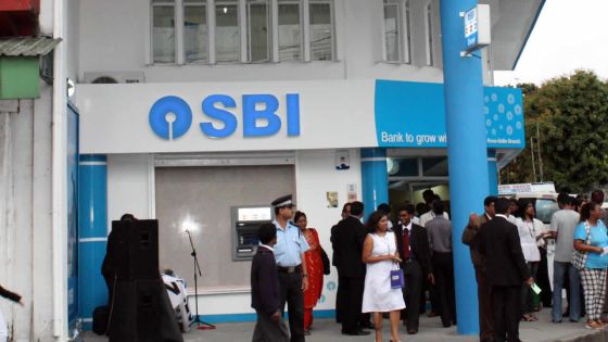 Frais de Rs 5 à Rs 15 pour des retraits aux comptoirs : la colère des clients fait reculer la SBI