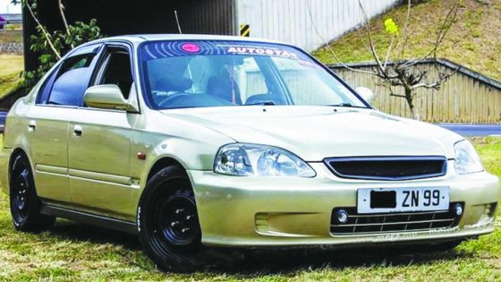 Carjacking à Pointe-aux-Sables: une Honda Civic EK 3 couleur or recherchée par la police