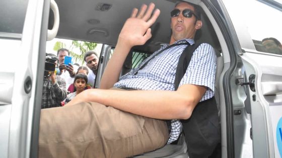 L’homme le plus grand du monde débarque à l’île Maurice: «I love Mauritius»