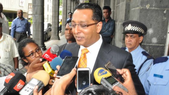 [Bande-son] Roshi Bhadain: «Un ministre n’a pas le droit de “parler contre” un autre ministre»