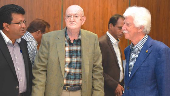 Paul Bérenger: «Cessez les ingérences dans le travail de la police»