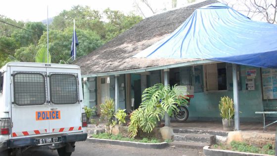 À Rivière-Noire - Fraude alléguée de Rs 2,8 M: un directeur de banque arrêté