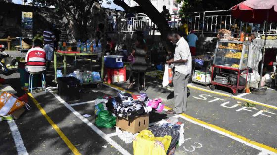 [Bande-son] Place Decaen : reportage sur les marchands ambulants relogés